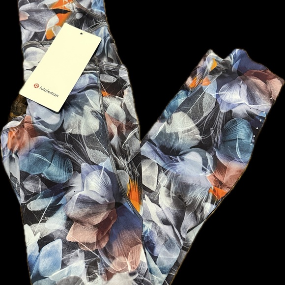 Lululemon Fast and Free High Rise Tight 25” Leggings - Picture 3 of 15